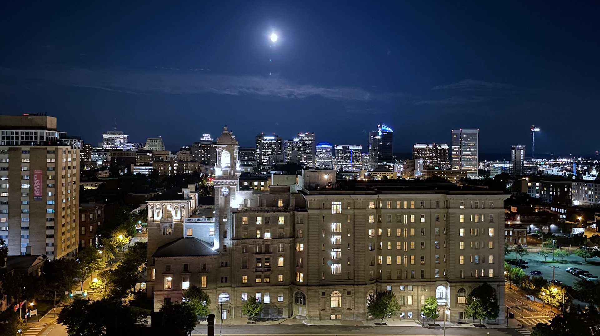 A hello and goodnight from nighttime rooftop views with us!